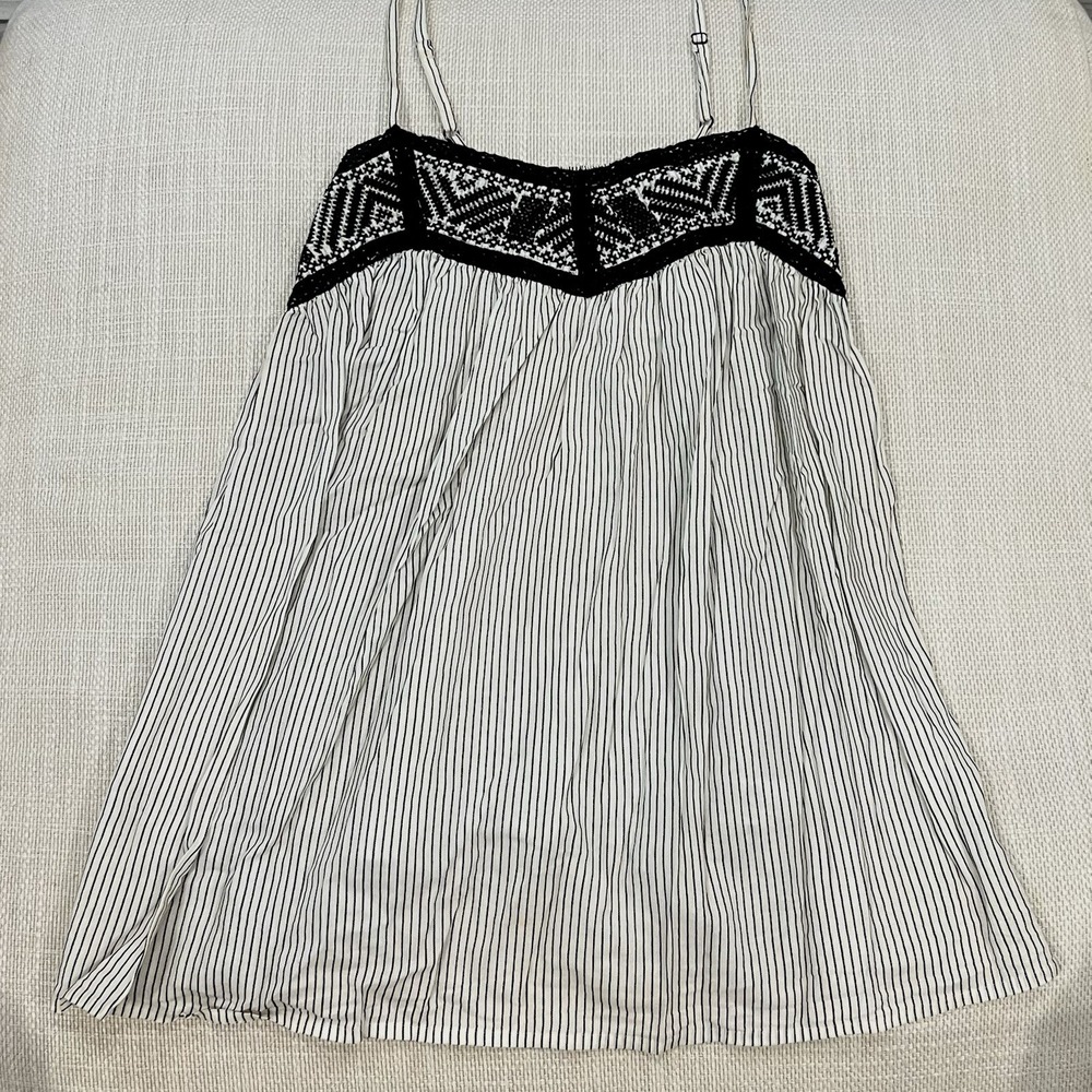 Mossimo Supply Co Camisole Women M White Black Good Pinstripe Embroidered Yoke
